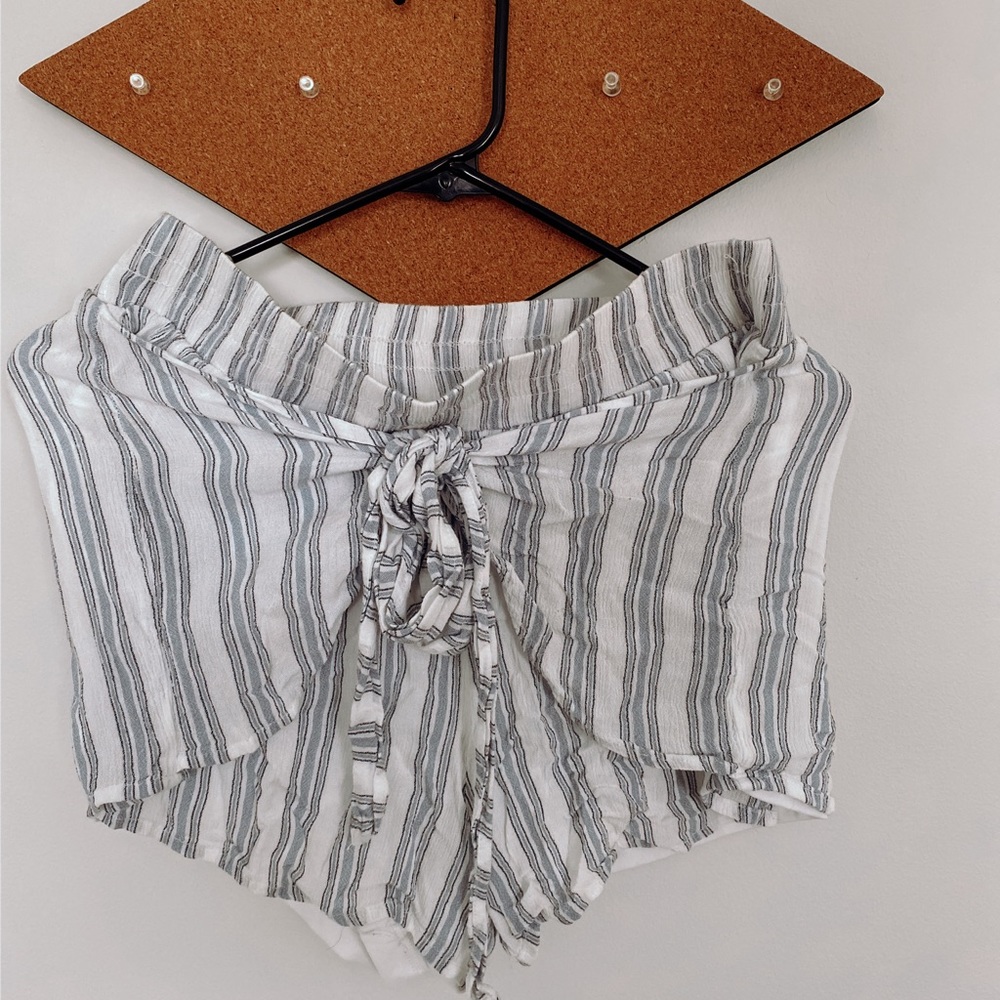 Pacsun blue and white flowy shorts